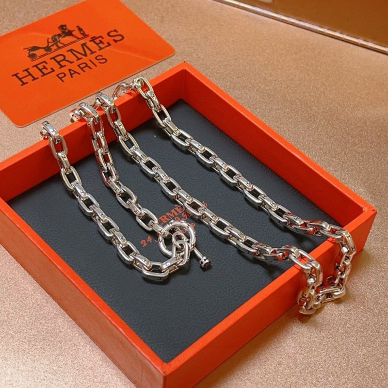 H**me5 necklaces